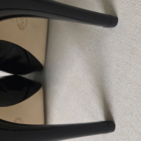 Michael Kors Black Women's Heels 4.5 SIZE 10 - Picture 6 of 8